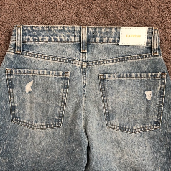 Express Boyfriend Mid Rise Jeans - Picture 10 of 11